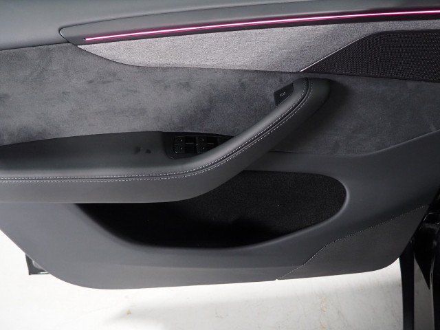 Used 2026 Tesla Model Y Long Range RWD image 61