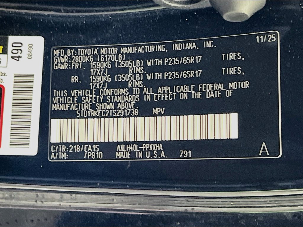 Used 2026 Toyota Sienna XLE FWD image 35