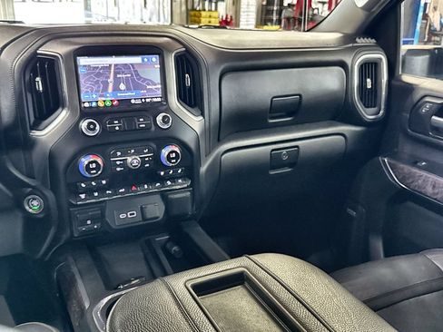 Used 2022 GMC Sierra 3500 Denali AWD/4WD image 28