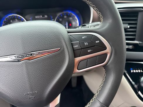 Used 2023 Chrysler Voyager LX FWD image 35