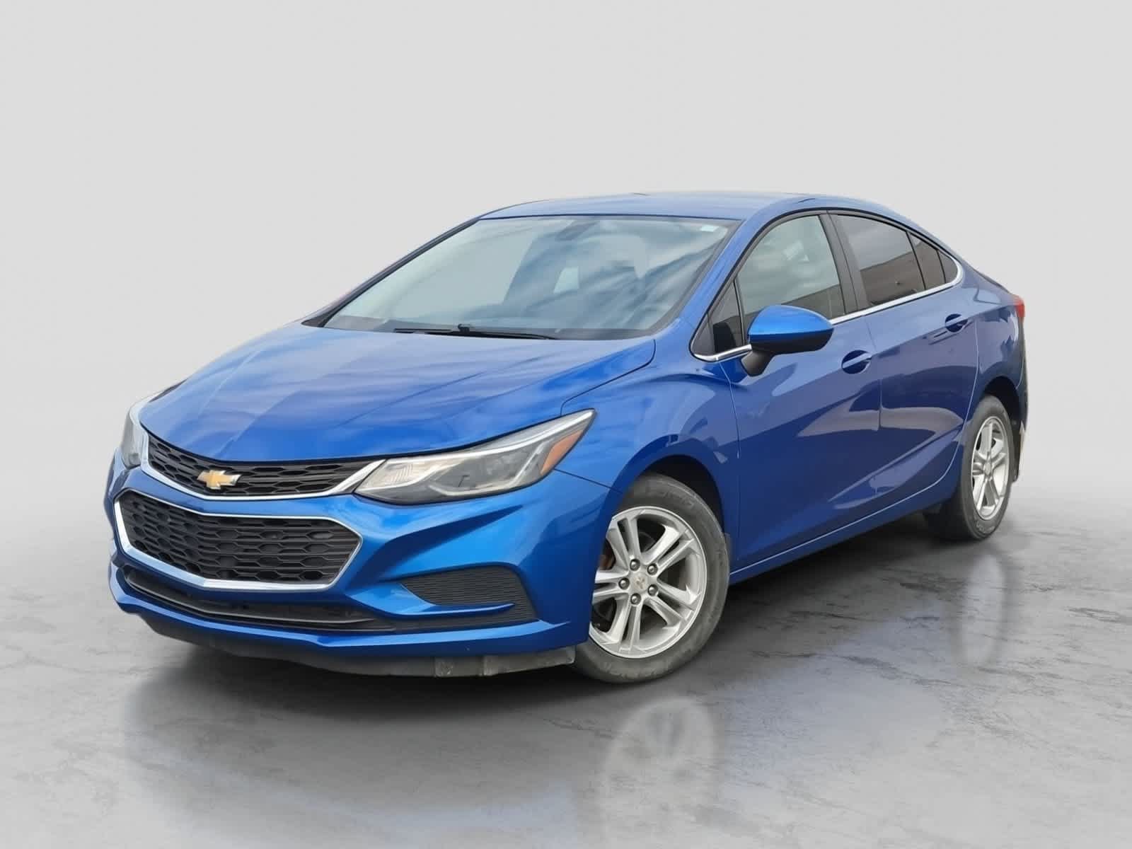 Used 2017 Chevrolet Cruze LT w/ Convenience Package FWD image 1