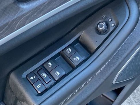 Used 2021 Jeep Grand Cherokee L Limited image 12