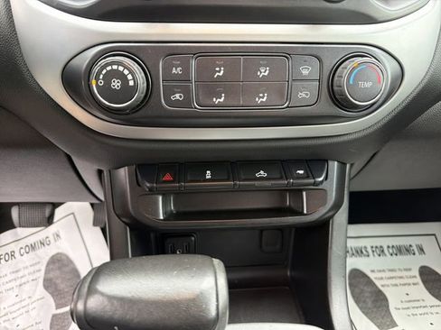 Used 2021 Chevrolet Colorado LT AWD/4WD image 22