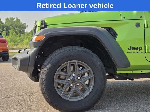 Used 2025 Jeep Wrangler Unlimited Sport AWD/4WD image 6