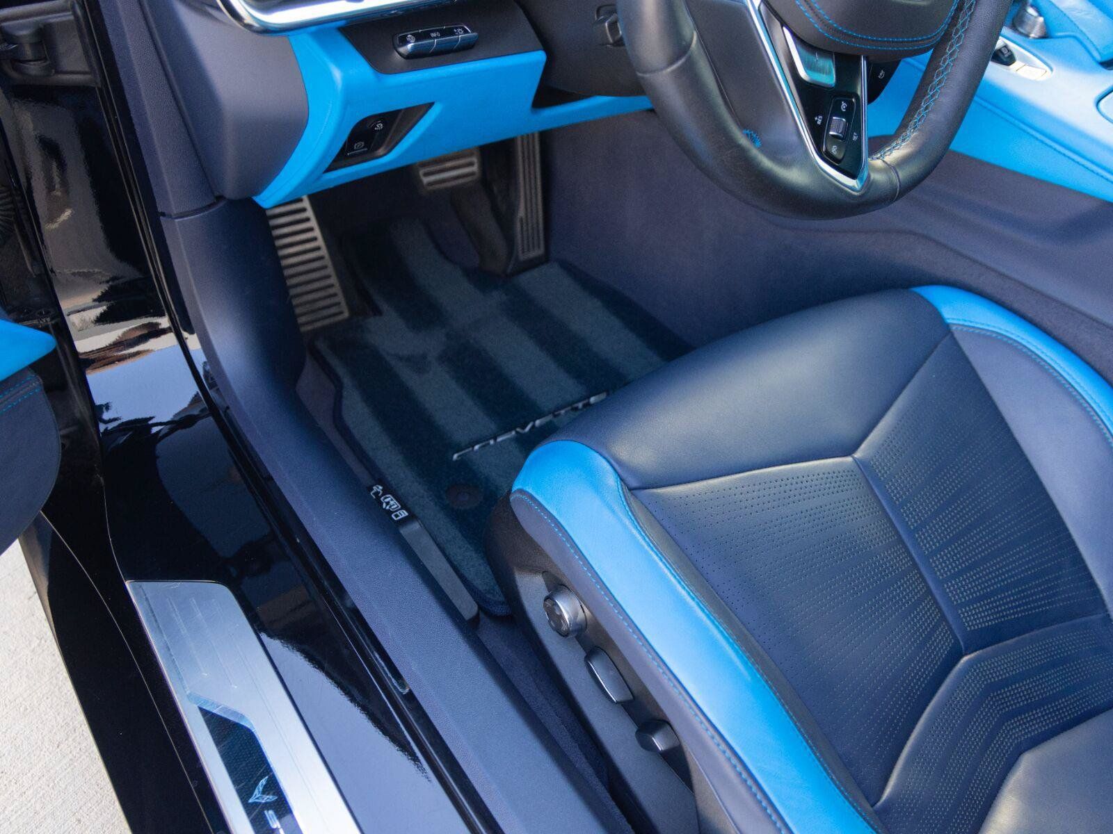 Used 2020 Chevrolet Corvette Stingray Premium Cpe w/ 3LT Preferred Equipment Group RWD image 23