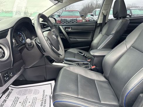 Used 2017 Toyota Corolla XSE image 19