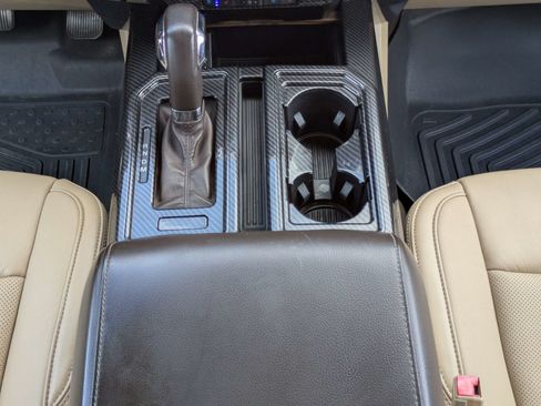 Used 2025 Ford Expedition Platinum AWD/4WD image 22