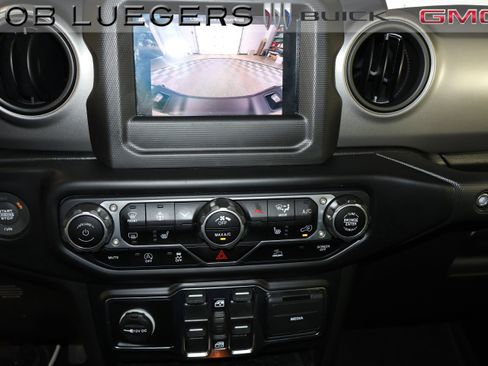 Used 2022 Jeep Gladiator Sport AWD/4WD image 21