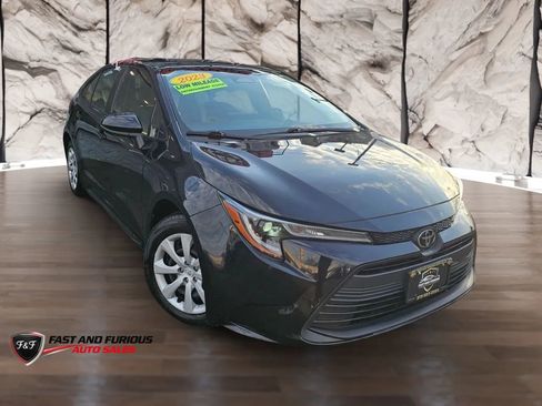 Used 2023 Toyota Corolla LE image 1