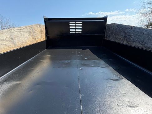 Used 2006 Ford F550 2WD Regular Cab Super Duty image 14