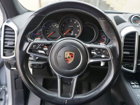 Used 2017 Porsche Cayenne Platinum Edition image 23