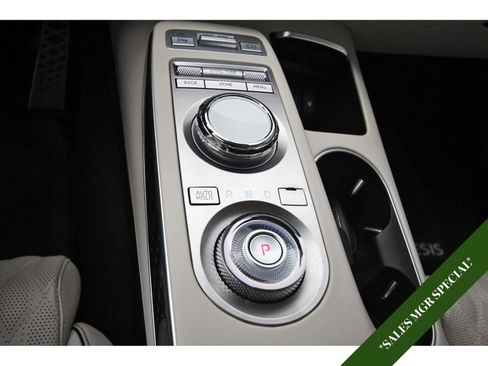 Used 2025 Genesis GV70 3.5T Sport w/ Sport Prestige Package AWD/4WD image 27