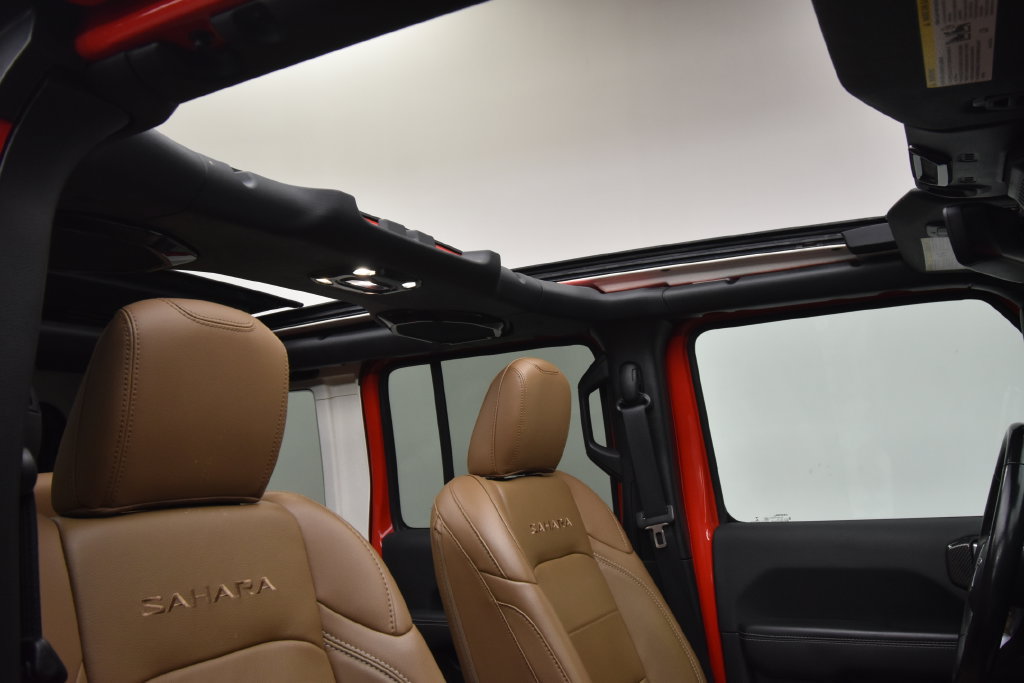 Used 2022 Jeep Wrangler Unlimited Sahara w/ LED Lighting Group AWD/4WD image 14