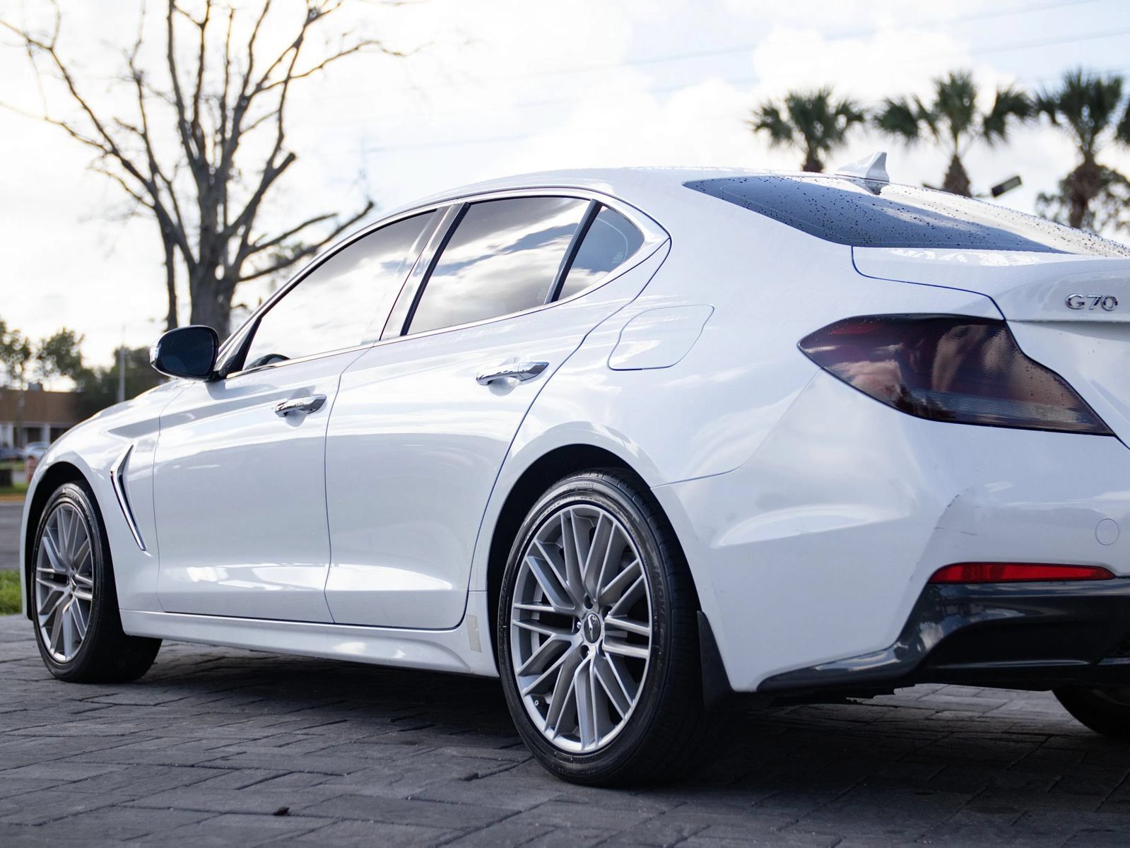 Used 2020 Genesis G70 2.0T RWD image 9