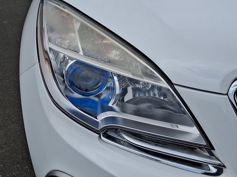 Used 2016 Buick Encore Sport Touring image 9