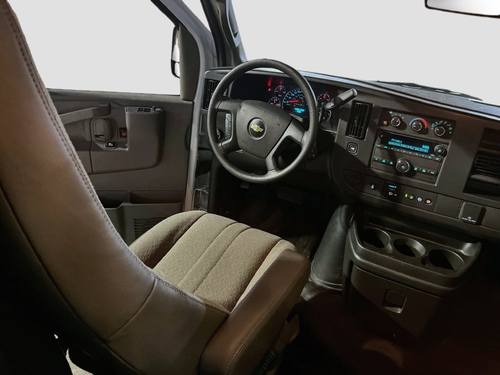 Used 2025 Chevrolet Express 2500 w/ Communications Package RWD image 20