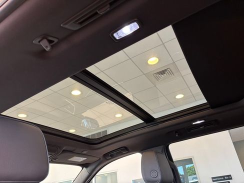 Used 2022 GMC Yukon Denali AWD/4WD image 29