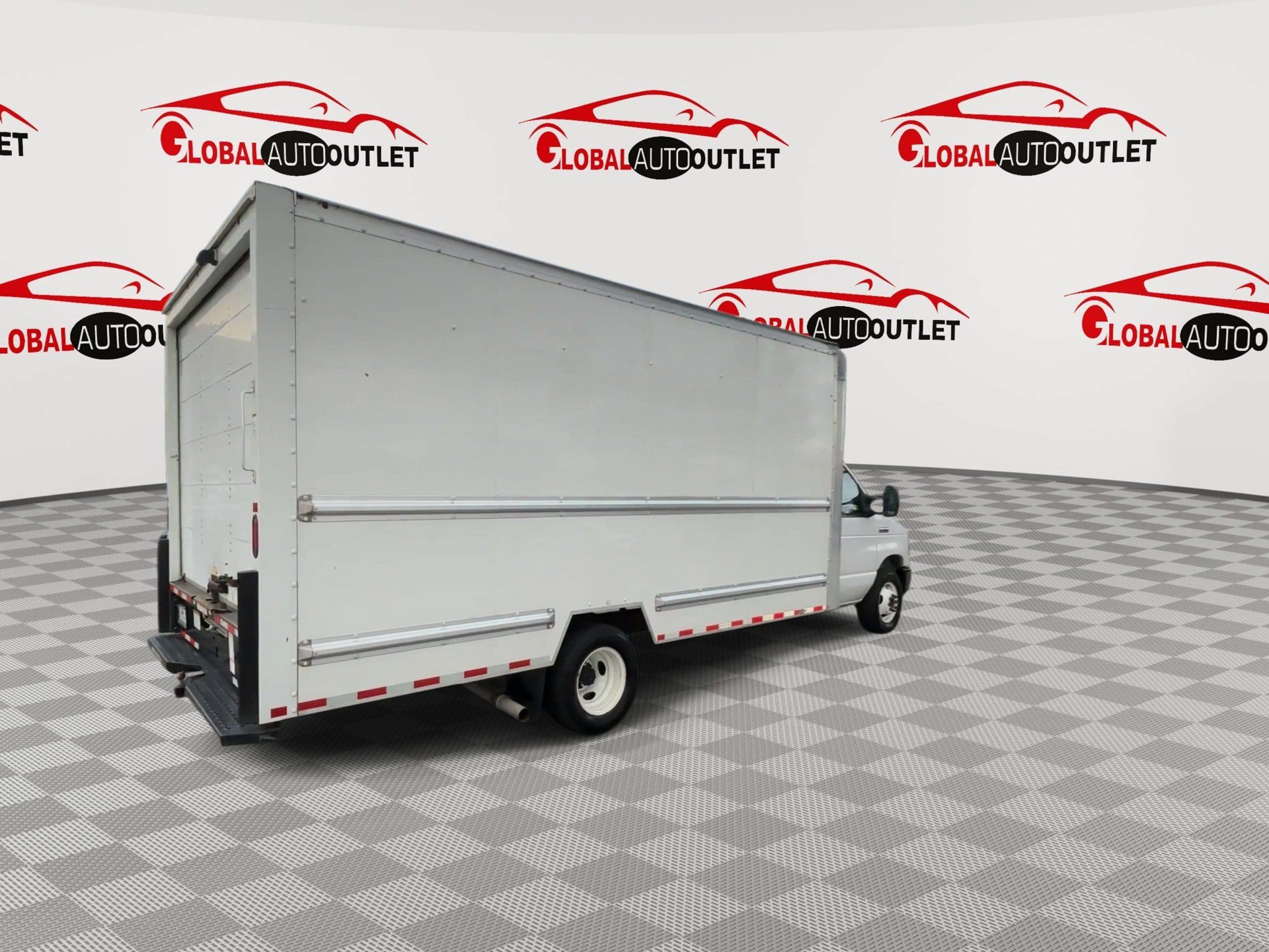 Used 2021 Ford E-350 and Econoline 350 Super Duty RWD image 9