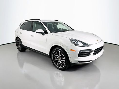 Certified 2023 Porsche Cayenne Platinum Edition image 7