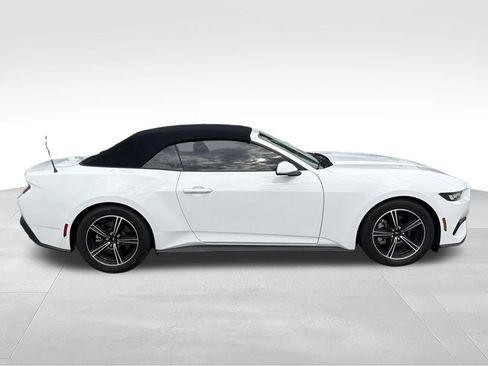 Used 2024 Ford Mustang Convertible RWD image 5
