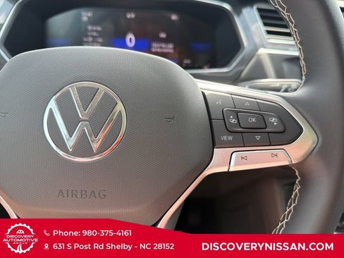 Used 2023 Volkswagen Tiguan SE FWD image 24