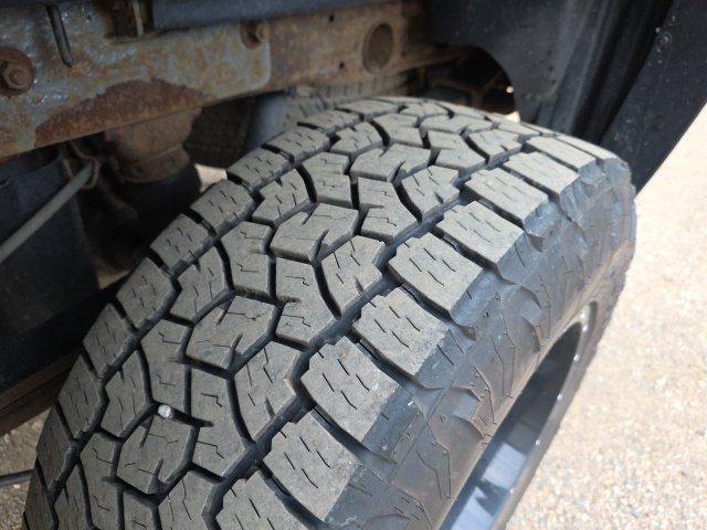 Used 2013 GMC Sierra 2500 Denali w/ Suspension Package, Off-Road AWD/4WD image 10