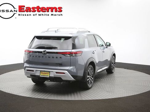 Used 2024 Nissan Pathfinder Platinum w/ Black Appearance Package AWD/4WD image 43