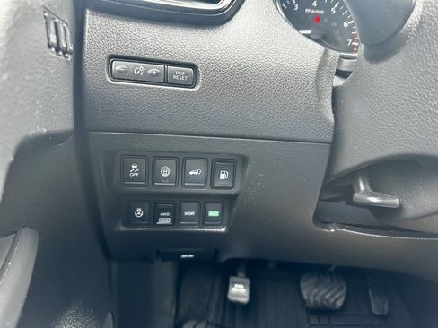 Used 2018 Nissan Rogue SL image 31