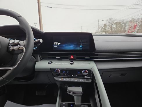 New 2026 Hyundai Elantra Limited image 24
