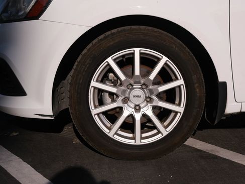 Used 2018 Chevrolet Sonic Premier w/ Driver Confidence Package image 12