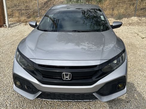 Used 2018 Honda Civic Sport image 4