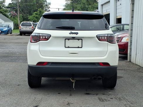 Used 2021 Jeep Compass Latitude w/ Sun and Sound Group FWD image 4