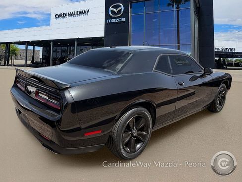 Used 2020 Dodge Challenger SXT RWD image 4