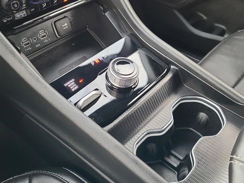 Used 2025 Jeep Grand Cherokee L Limited w/ Luxury Tech Group II image 25