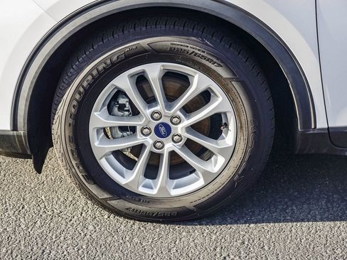 Used 2020 Ford Escape SE image 9