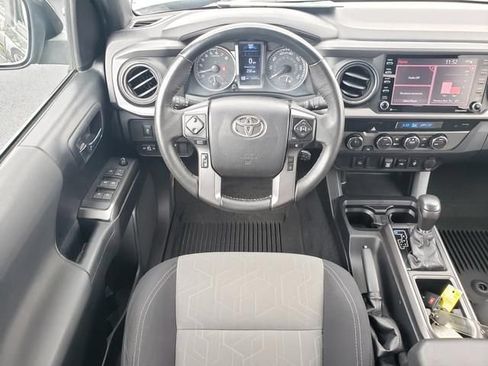 Used 2022 Toyota Tacoma TRD Sport AWD/4WD image 15