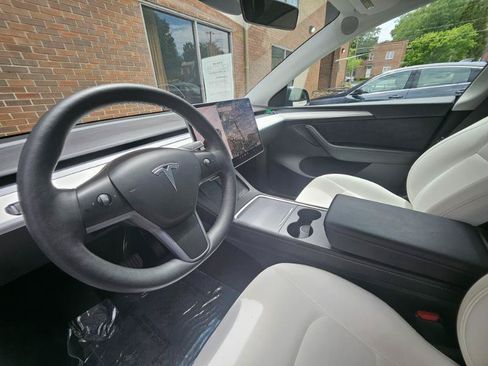 Used 2023 Tesla Model Y AWD image 37