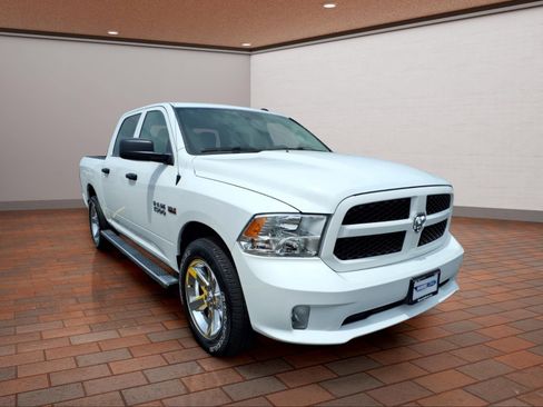 Used 2017 RAM 1500 Express AWD/4WD image 2