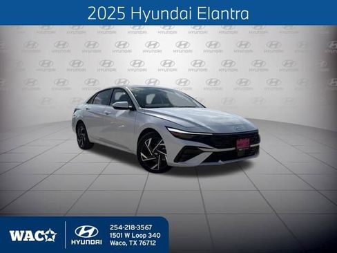 Used 2025 Hyundai Elantra SEL image 1