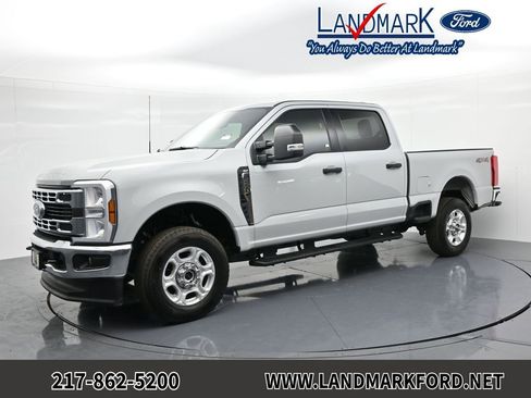 Used 2025 Ford F250 XLT image 1
