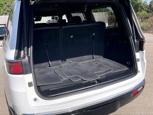 Used 2024 Jeep Wagoneer Series II w/ Flexible Seating Group AWD/4WD image 27