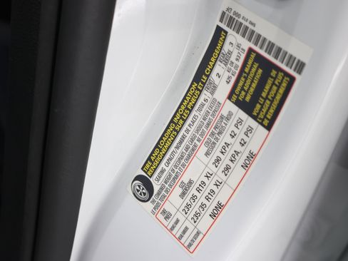 Used 2024 Volkswagen Golf R image 64