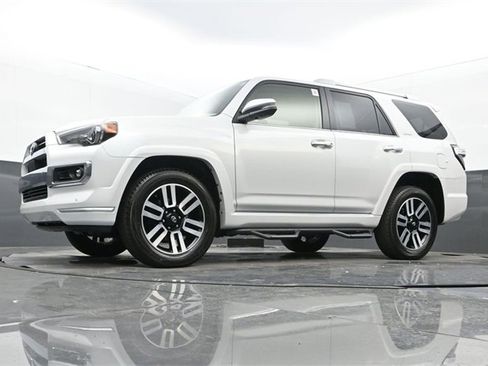 Used 2024 Toyota 4Runner Limited image 27