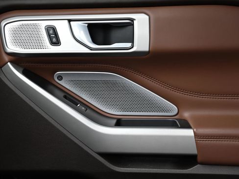 Used 2022 Ford Explorer King Ranch w/ Class IV Trailer Tow Package image 26