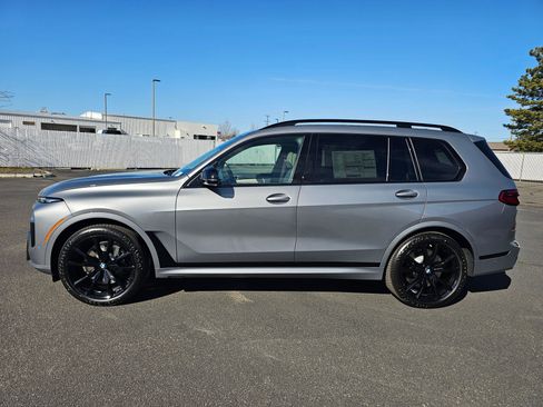 New 2026 BMW X7 M60i image 3