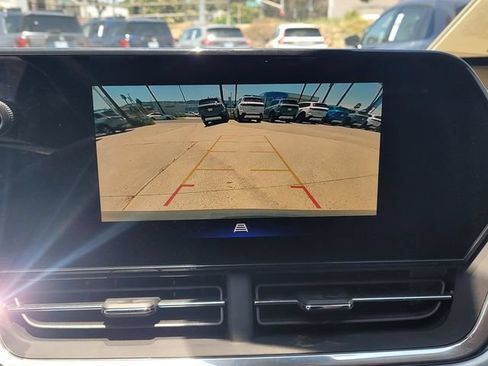 Used 2024 Chevrolet Trax LT FWD image 10