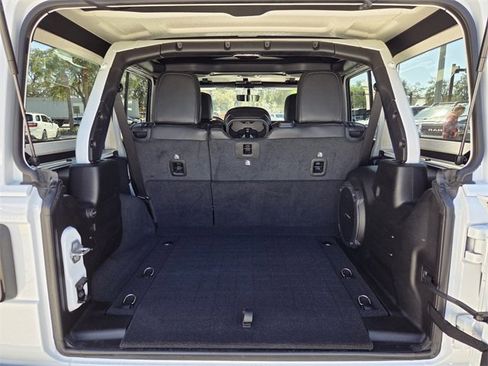 Certified 2022 Jeep Wrangler Unlimited Sahara image 9