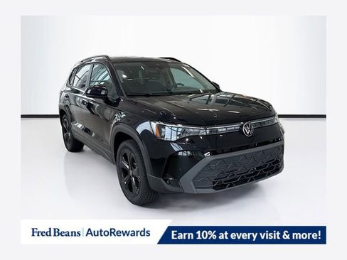 New 2026 Volkswagen Taos SE image 1