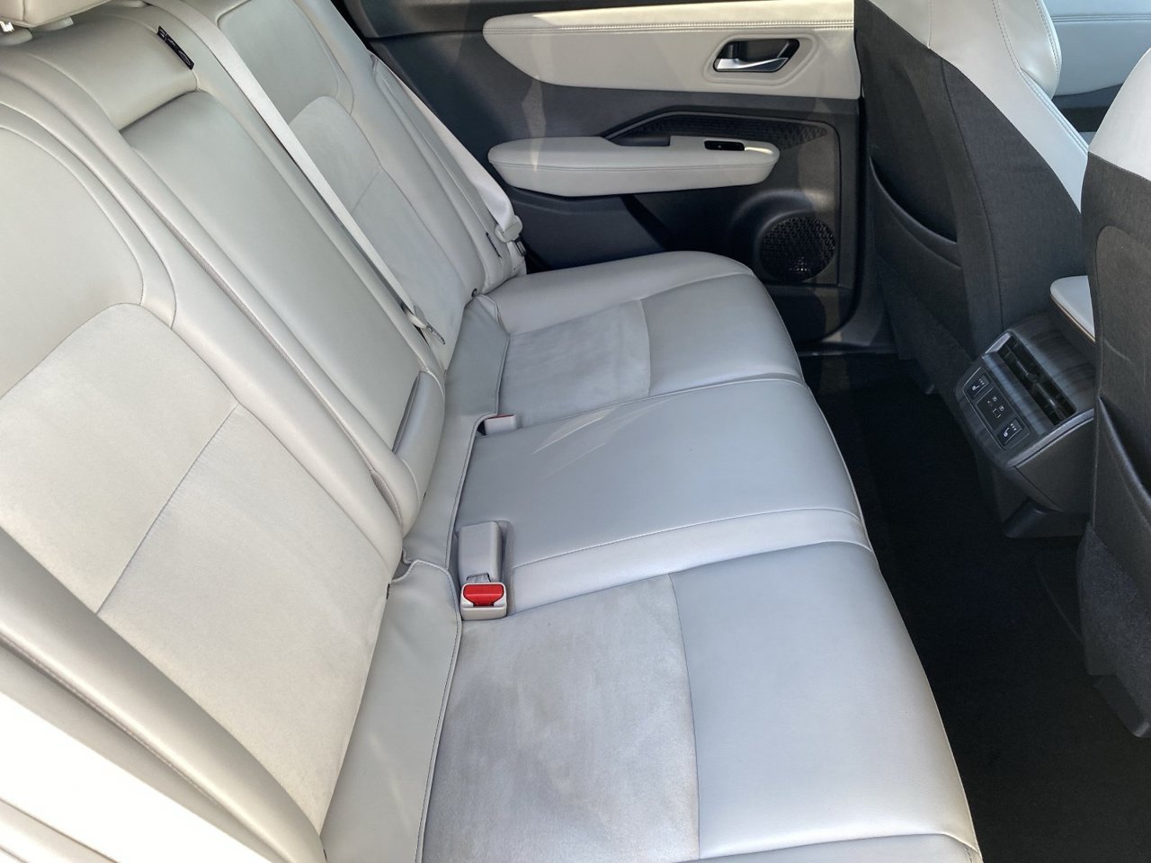 Certified 2023 Nissan Ariya FWD image 12