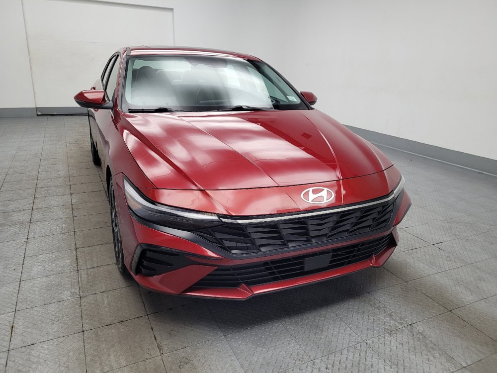 Used 2025 Hyundai Elantra Limited FWD image 14